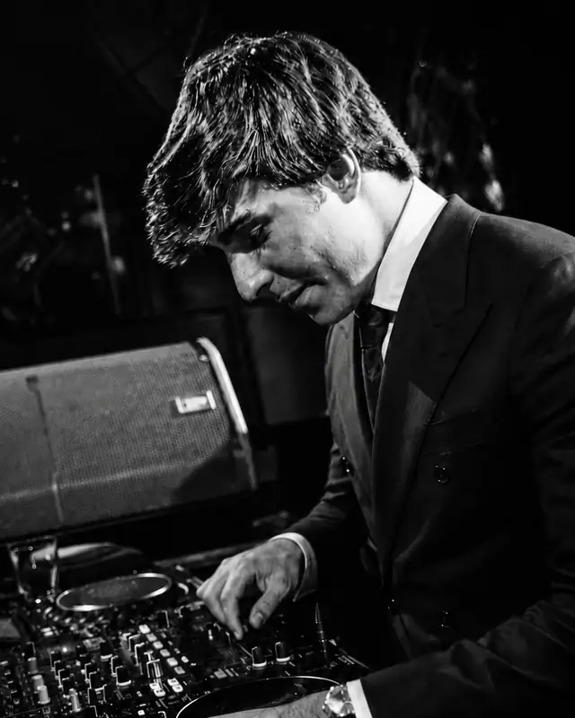 Iñigo Marco pinchando